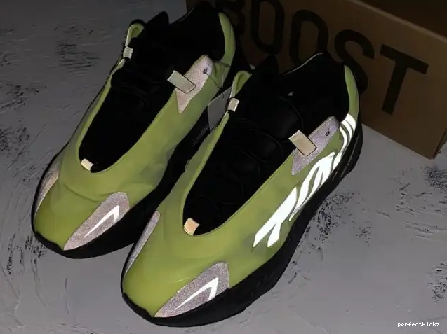 Phosphor FY3727 Yeezy MNVN 700 Adidas Boost 0607